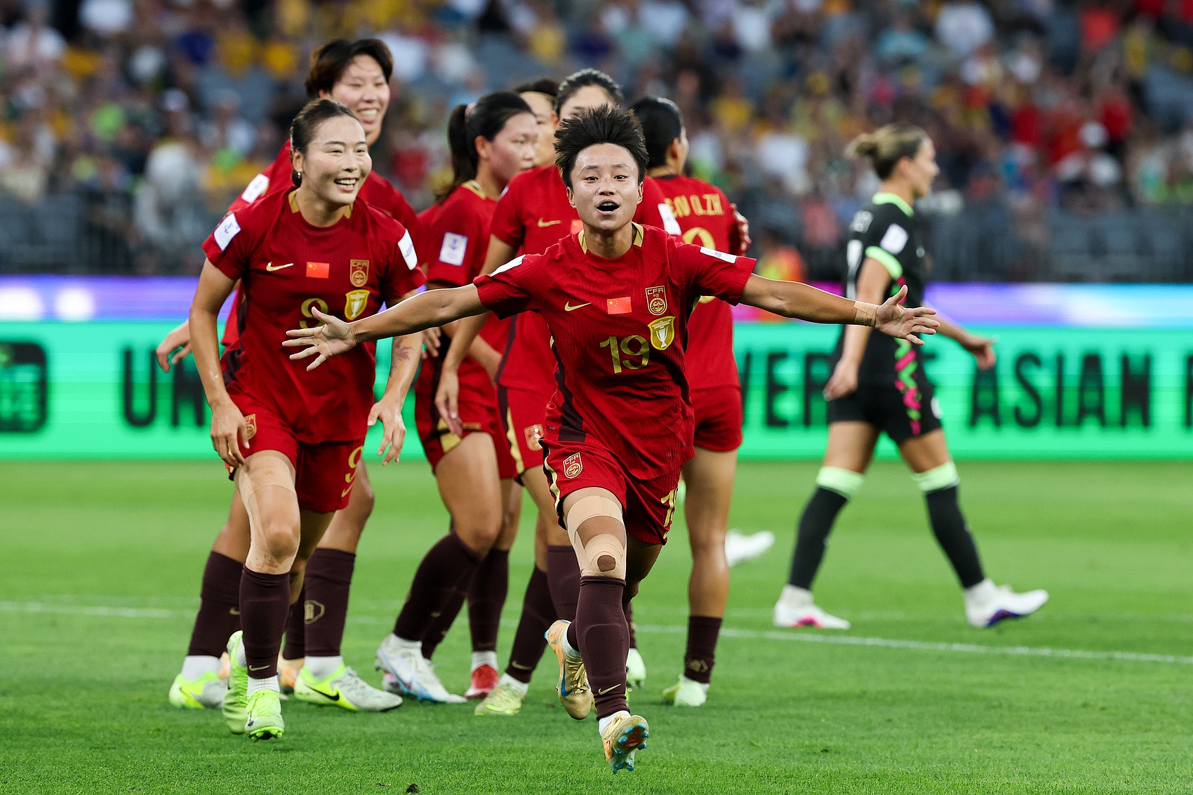 北青:中国女足进行抵达日本后首次合练,亚运会首战磨合时间有限 北青:中国女足进行抵达日本后首次合练,亚运会首战磨合时间有限