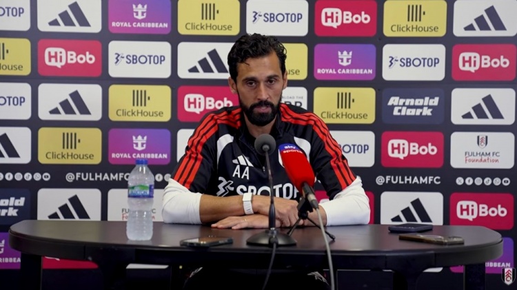 太阳报:阿韦洛亚赛后质疑裁判偏袒曼联,可能遭到英足总处罚 太阳报:阿韦洛亚赛后质疑裁判偏袒曼联,可能遭到英足总处罚