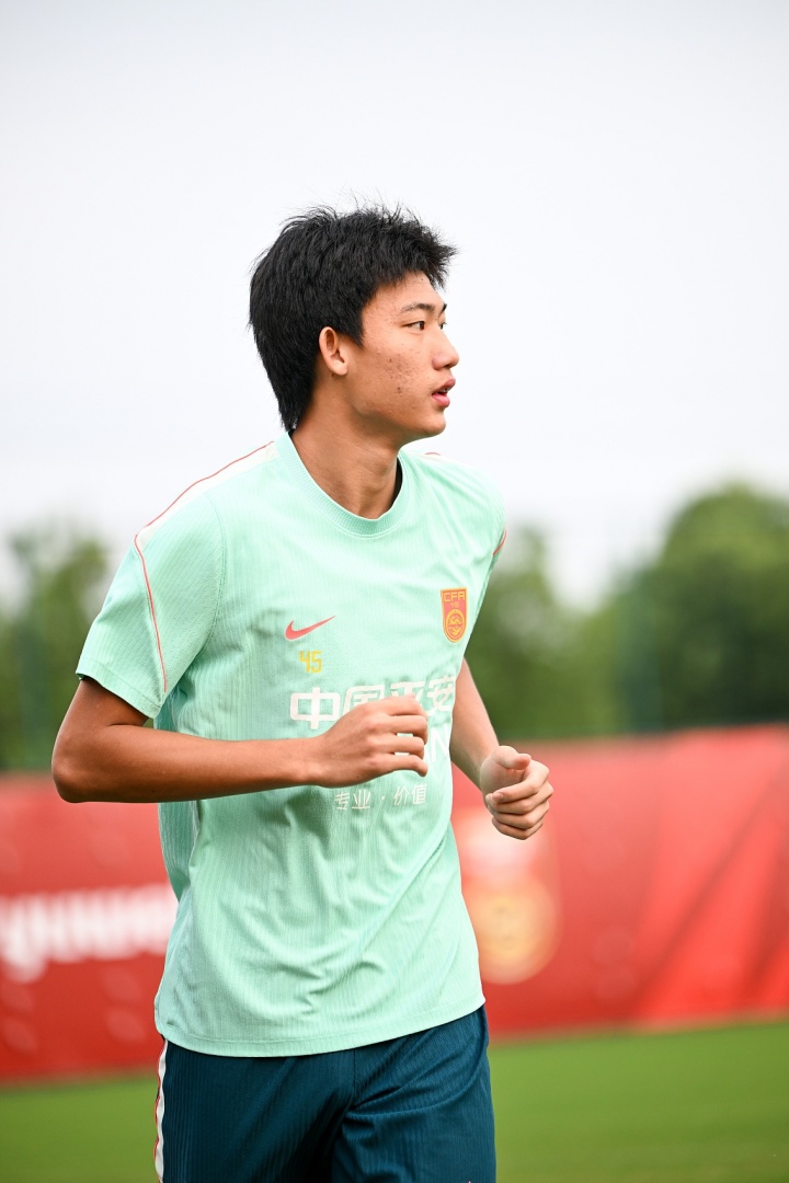 今晚,久违的国足比赛回来了!对阵马尔代夫,期待年轻新面孔亮相 今晚,久违的国足比赛回来了!对阵马尔代夫,期待年轻新面孔亮相