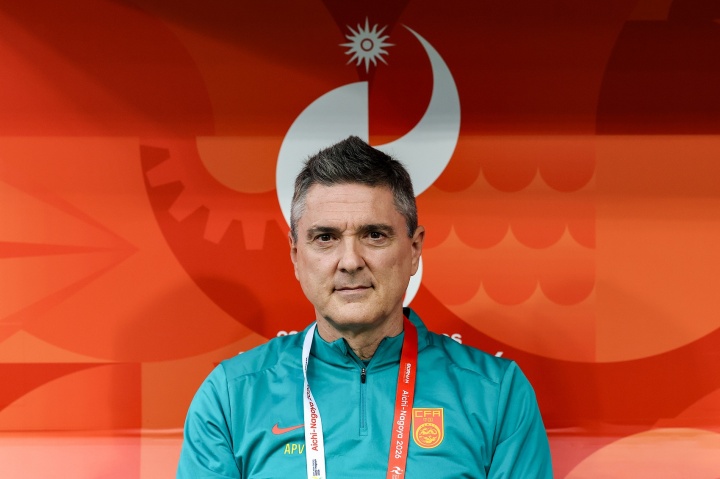 沪媒:安东尼奥让人想到米卢,好教练先要让中国足球能正常发挥 沪媒:安东尼奥让人想到米卢,好教练先要让中国足球能正常发挥